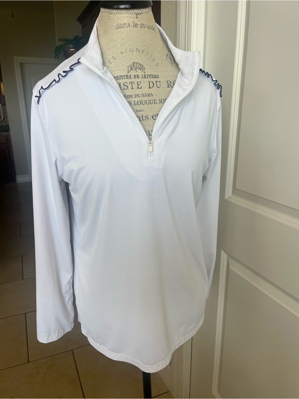 EUC Lillie Green white long sleeve quarter zip W/navy ruffle trim on shoulder Lg - Picture 5 of 5